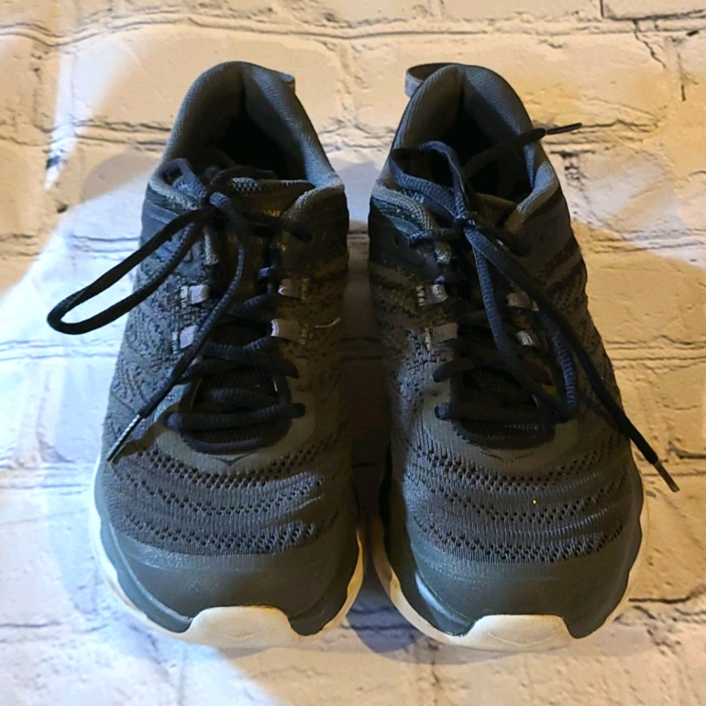 Hoka One One Akasa Sz 7 Grey Black
